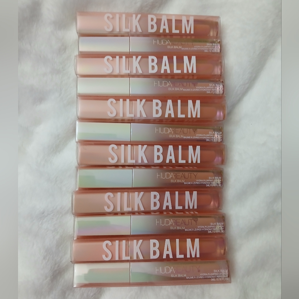 Huda Beauty Silk Balm Hydra-Plumping Lip Balm